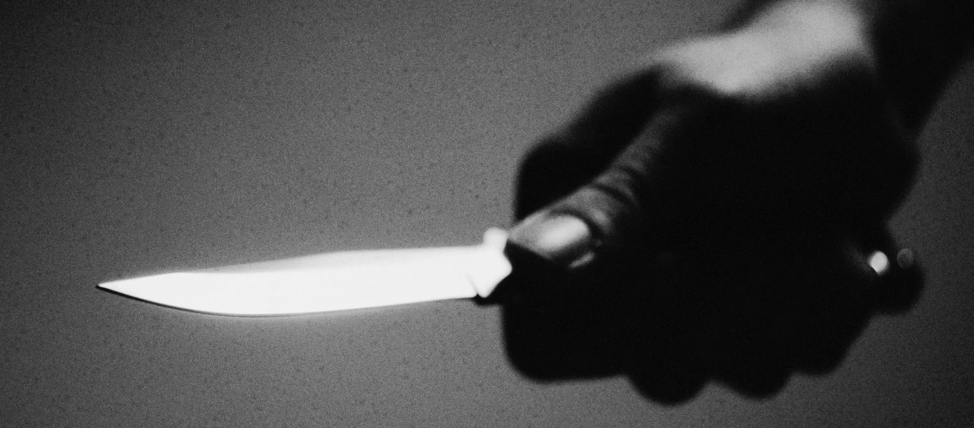 Μελαμψοί μαχαιροβγάλτες λήστεψαν ανυποψίαστο οδηγό στην παραλιακή